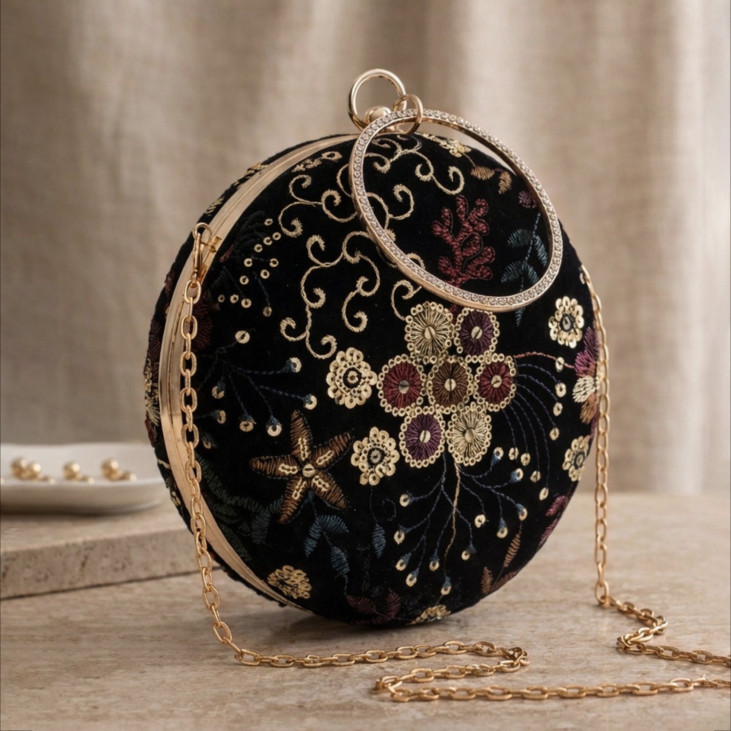 Artklim Elegant Velvet Embroidery Clutch