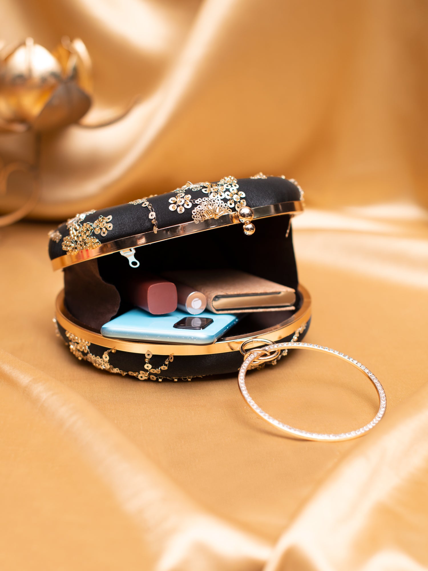 Artklim Midnight Bloom Round Clutch