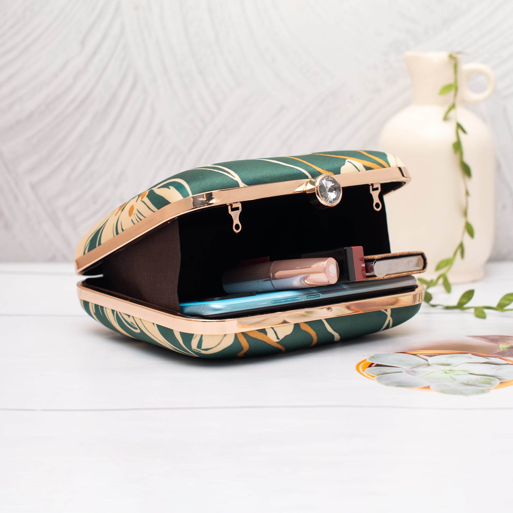 Artklim Green with Beige Portrait Clutch