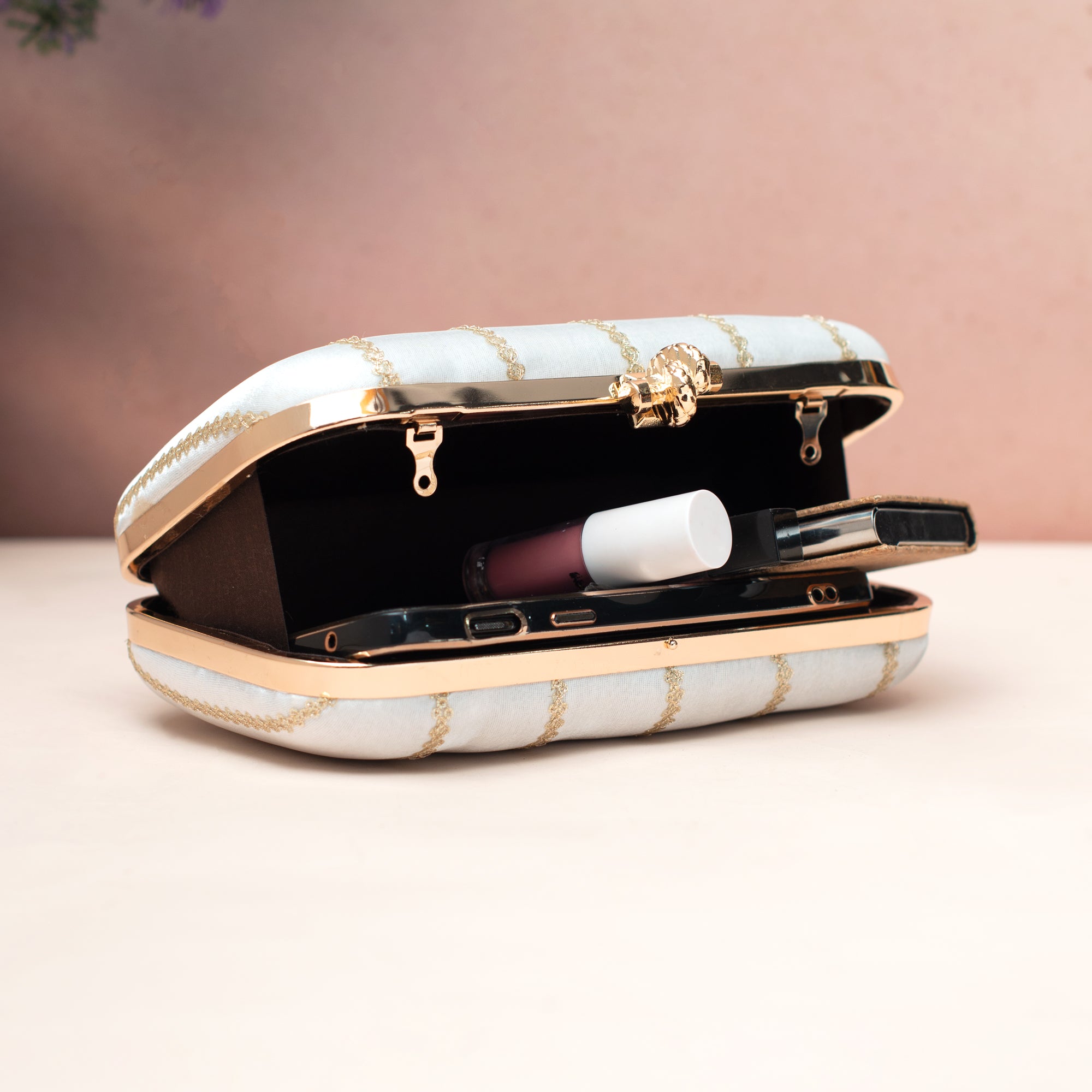 Artklim Pearl White Elegance Embroidered Clutch