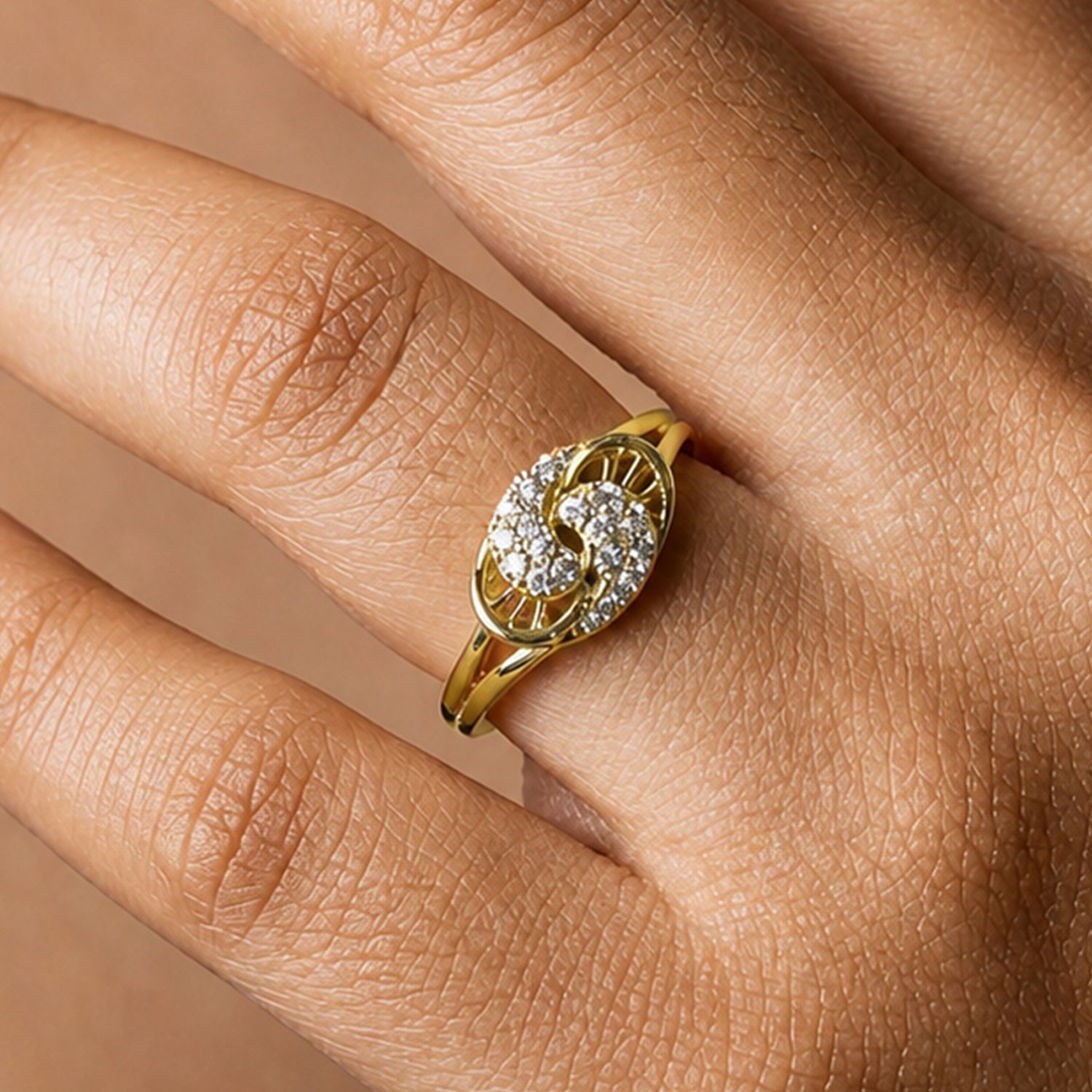 Artklim Vintage Oval Halo Gold  Anti-Tarnish Ring