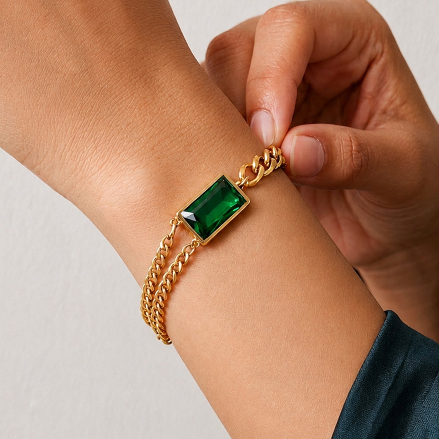 Artklim Gold Plated Green Emerald Stone Chain Anti-Tarnish Bracelet