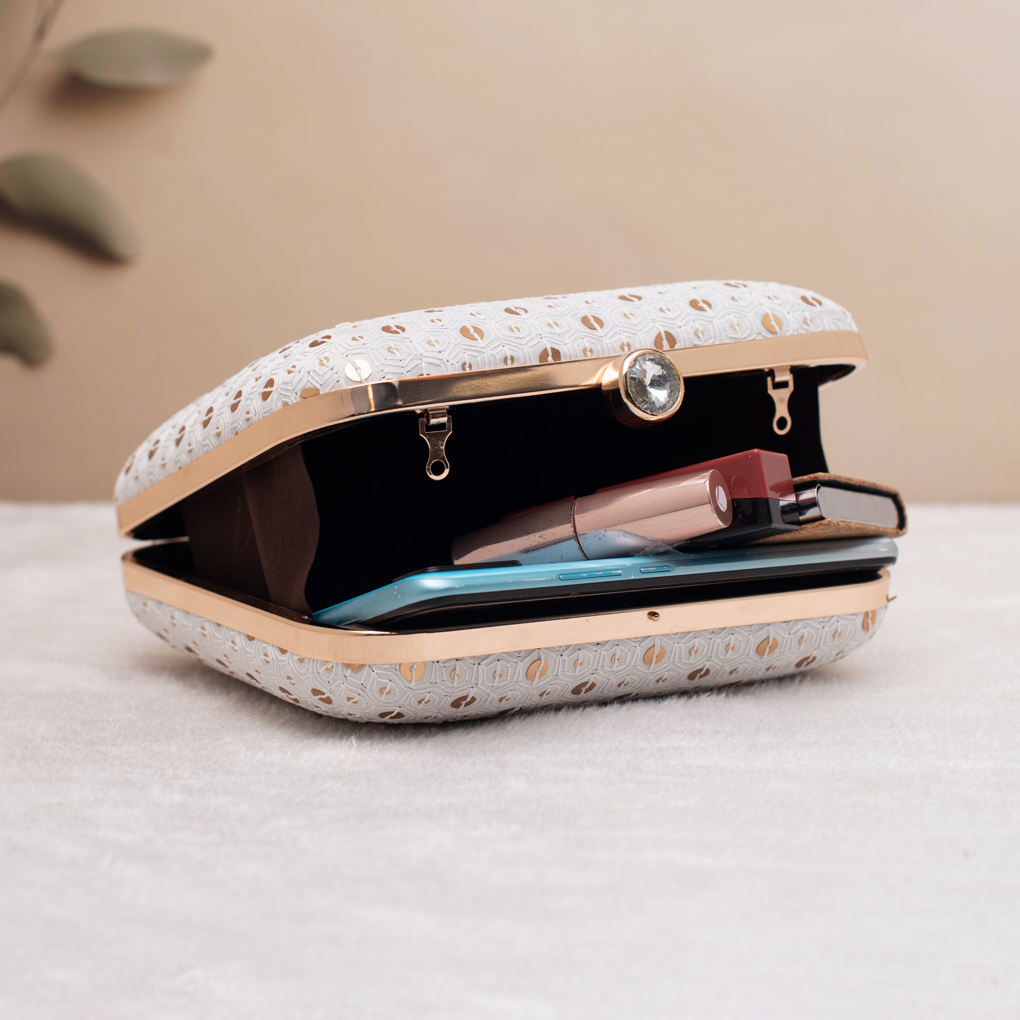 Artklim White Sequin Embroidery Clutch