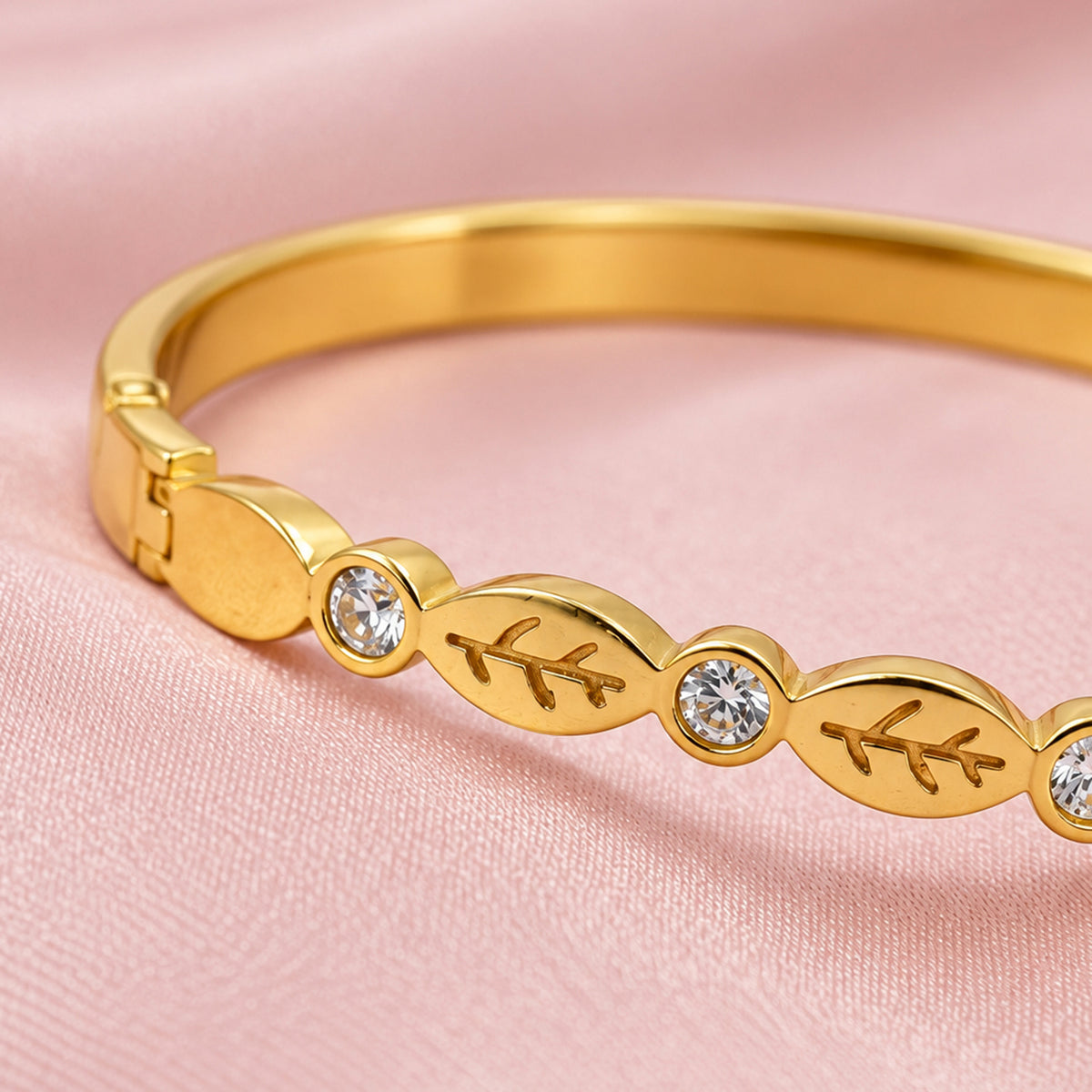 Artklim Elegant Leaf Crystal Gold-Tone Anti-Tarnish Kids Bracelet