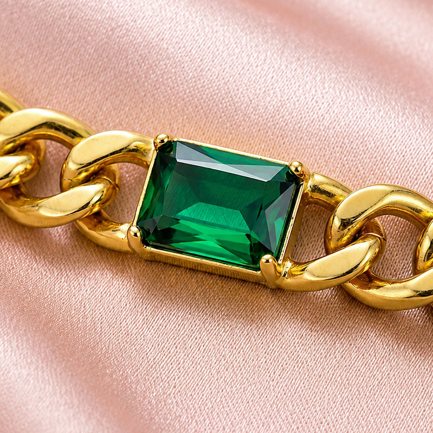 Artklim Emerald Luxe Cuban Link Gold Anti-Tarnish Bracelet