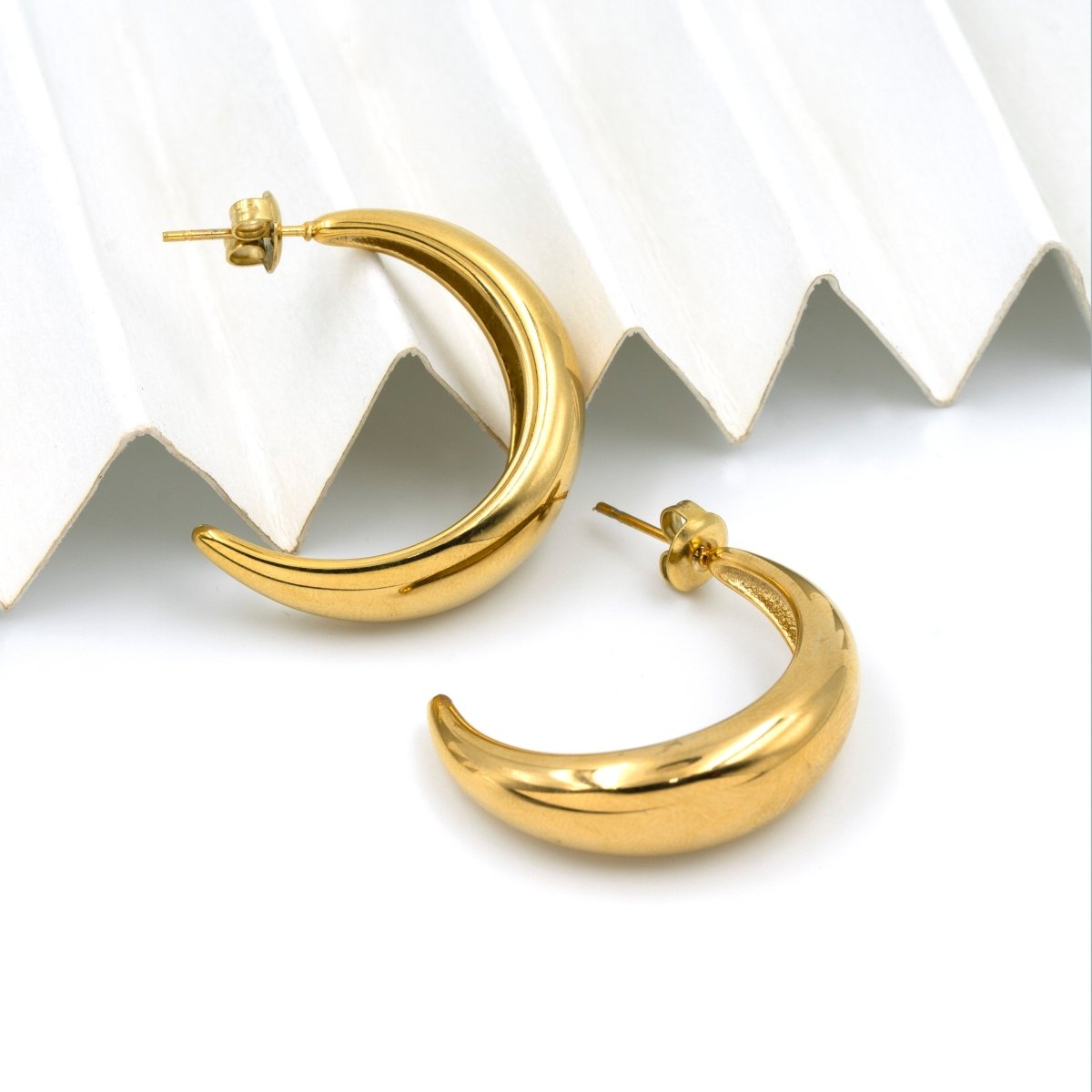 Artklim Gold Plated Cresent Moon Shaped Earrings