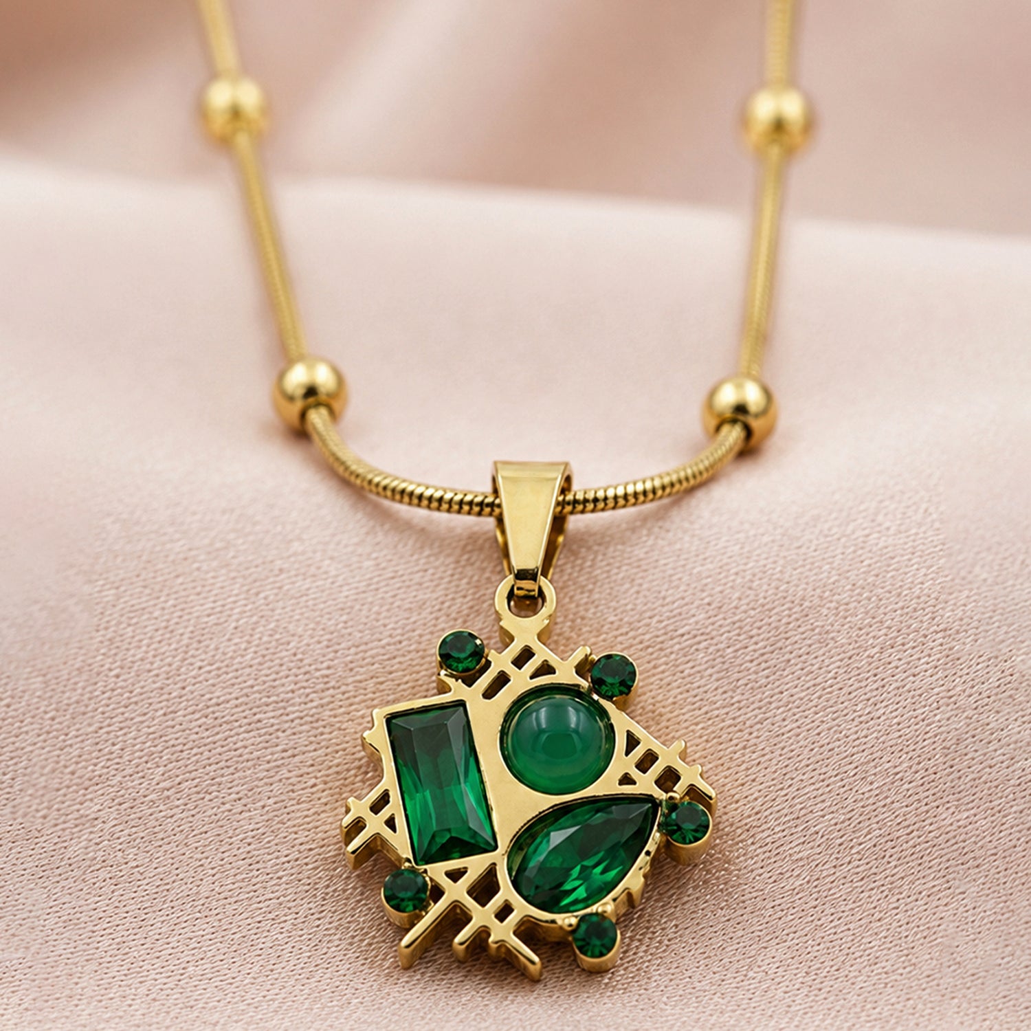 Artklim Emerald Geometric Gold Anti-Tarnish Pendant Necklace