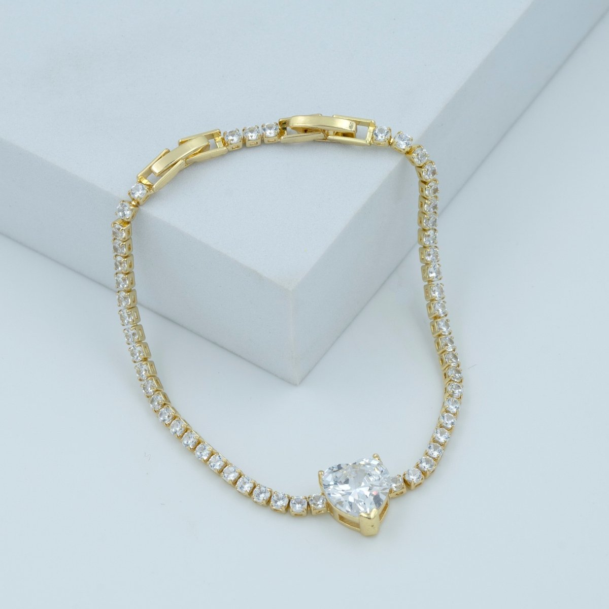Artklim Gold Plated Heart Shaped Stone Studded Bracelet