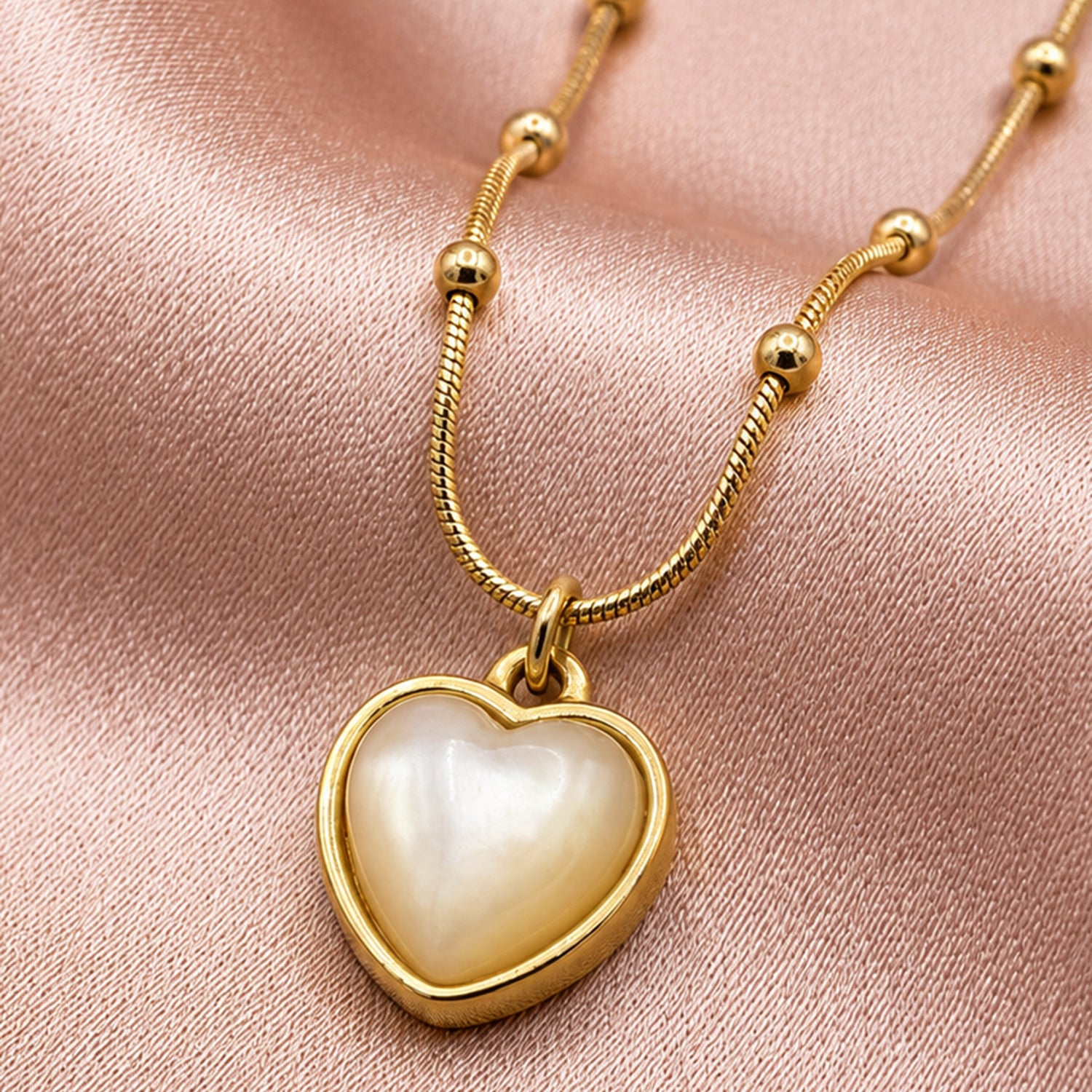 Artklim Classic Pearl Heart Beaded Anti-Tarnish Pendant Necklace