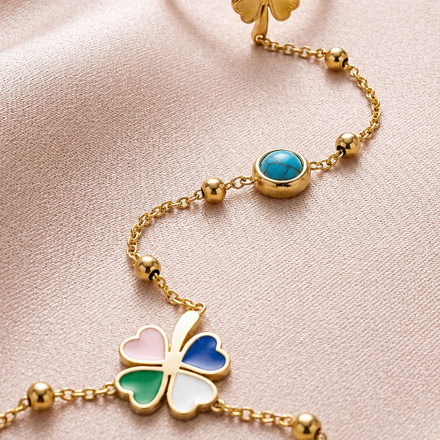 Artklim Pastel Clover Charm Anti-Tarnish Ring Bracelet