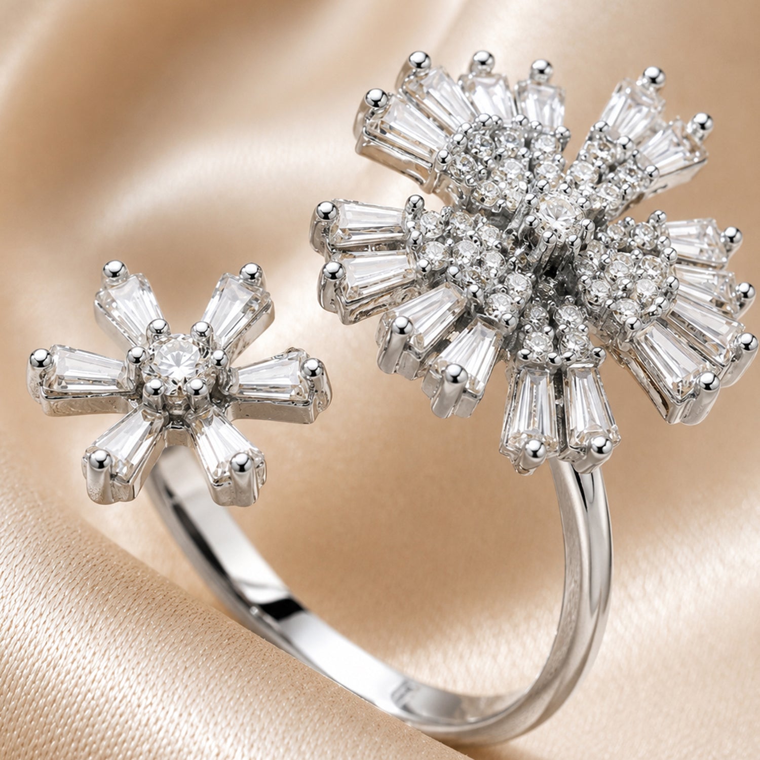 Artklim Silver Snowflake Daisy Revolving Flower Crystal Adjustable Anti-Tarnish Copper Ring