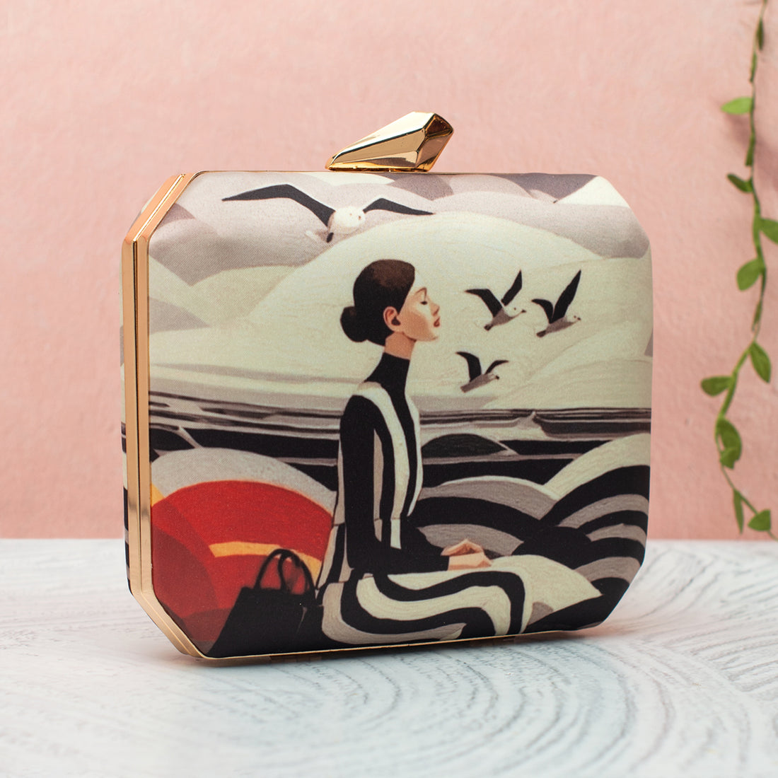 Artklim Women With Birds Printed Clutch