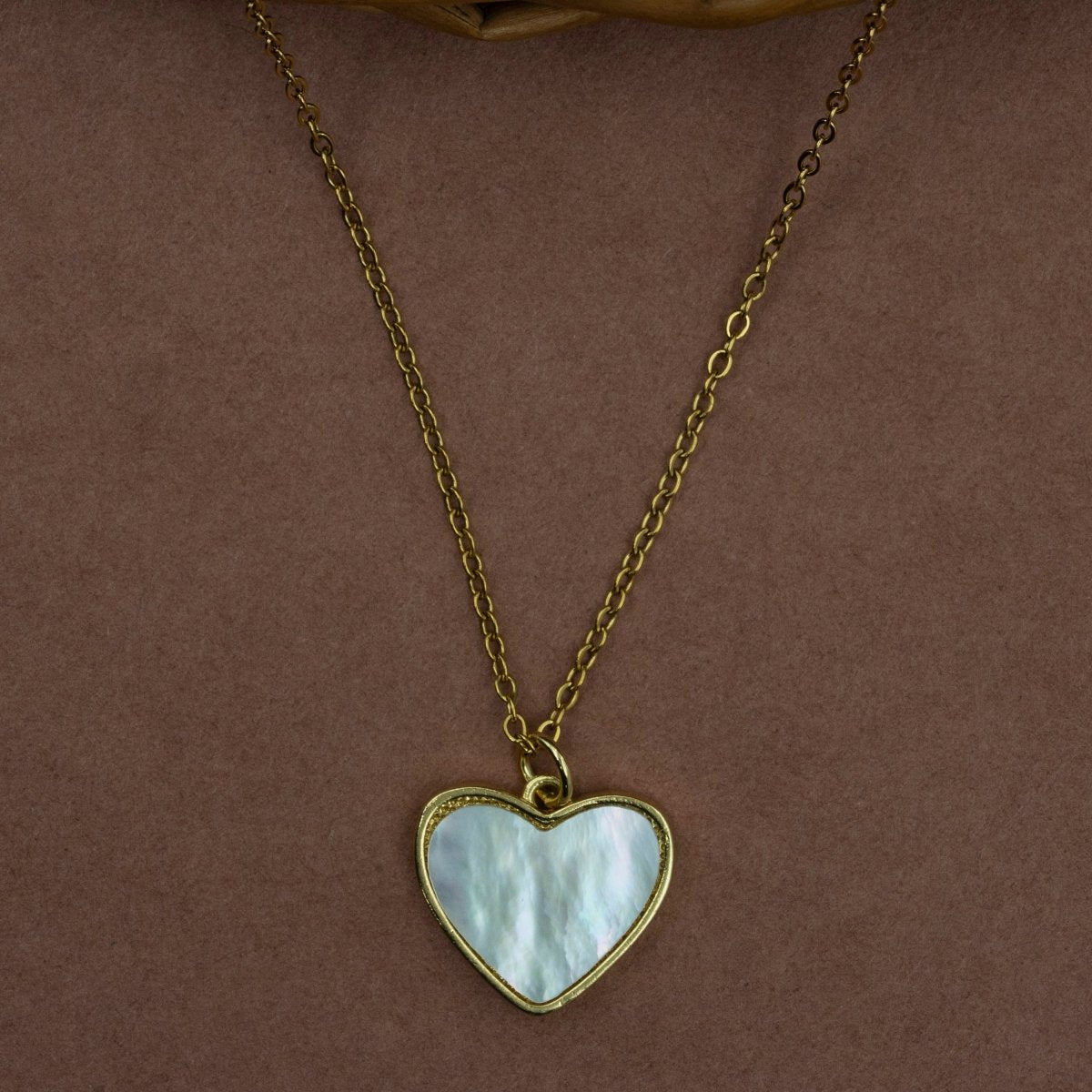 Artklim Silver Plated Heart Shaped MOP Pendant Necklace