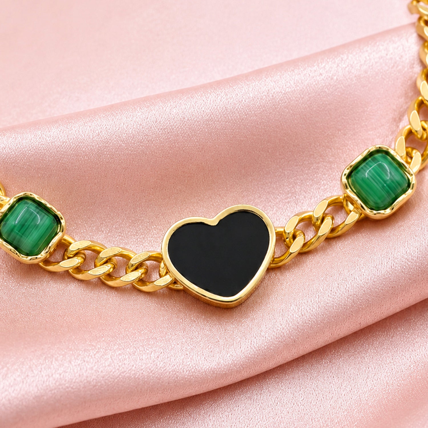 Artklim Green Stone & Black Heart Charm Gold Bracelet Anti-Tarnish Bracelet