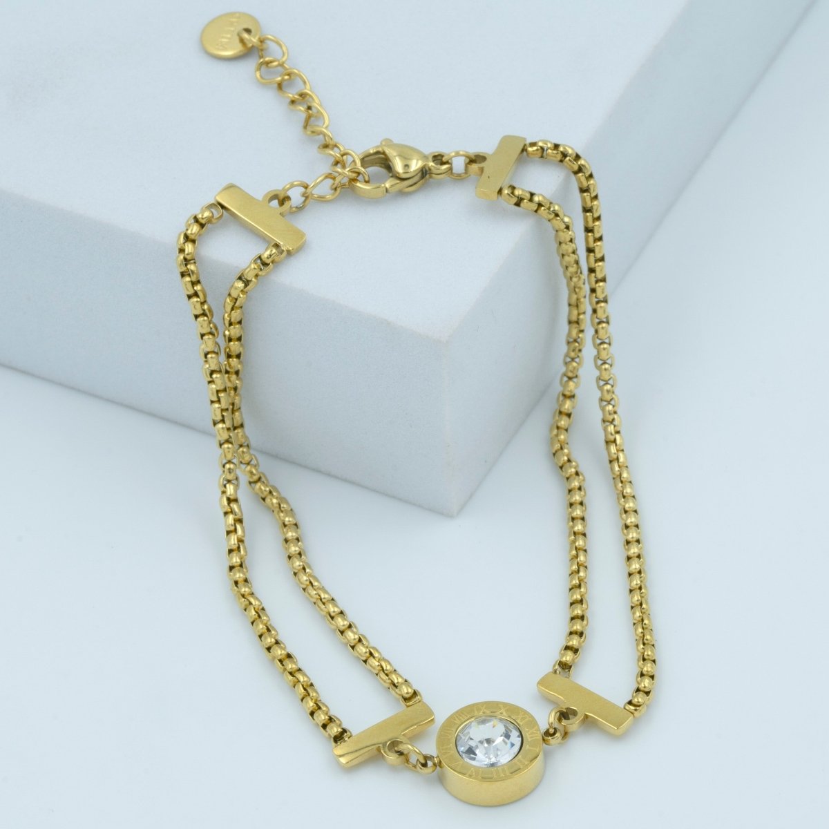 Artklim Gold Plated Round Pendant Bracelet