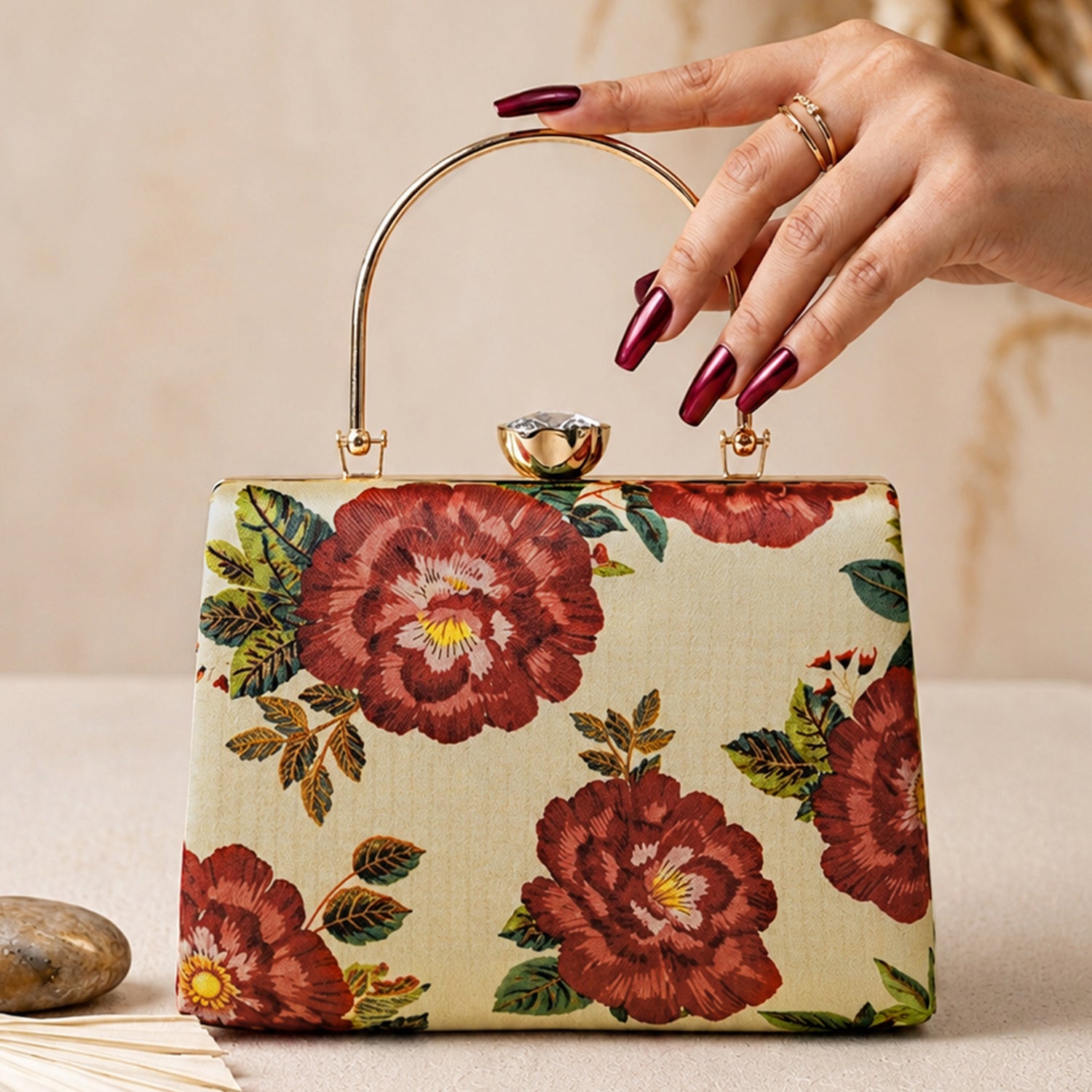 Artklim Vintage Rose Garden Embellished Clutch