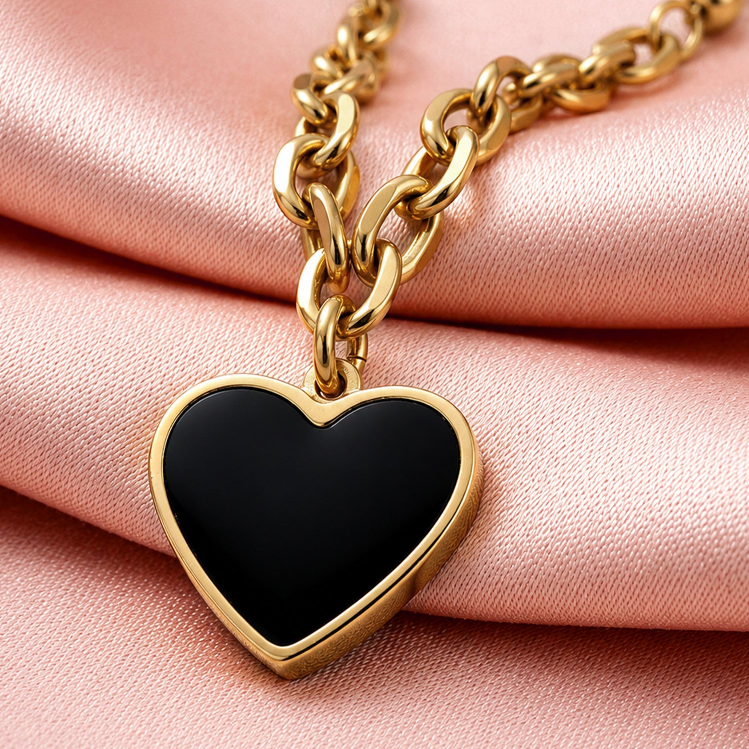 Artklim Black Heart Chain Anti-Tarnish Pendant Necklace