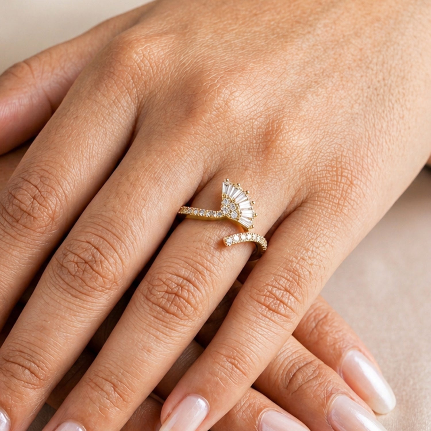 Artklim Elegant Minimal Band Gold Anti-Tarnish Ring
