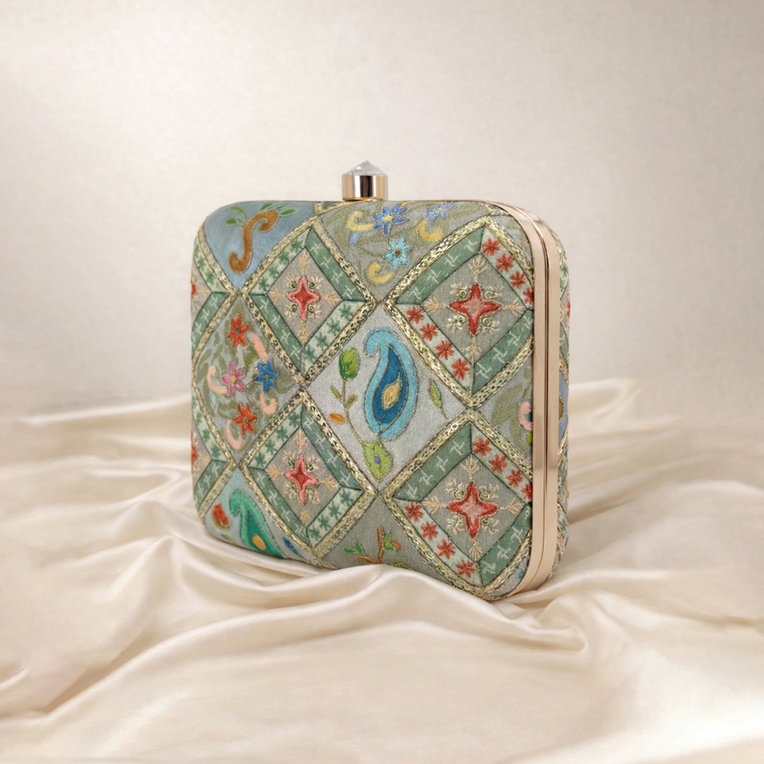 Artklim Elegant Pastel Grey Embroidered Clutch
