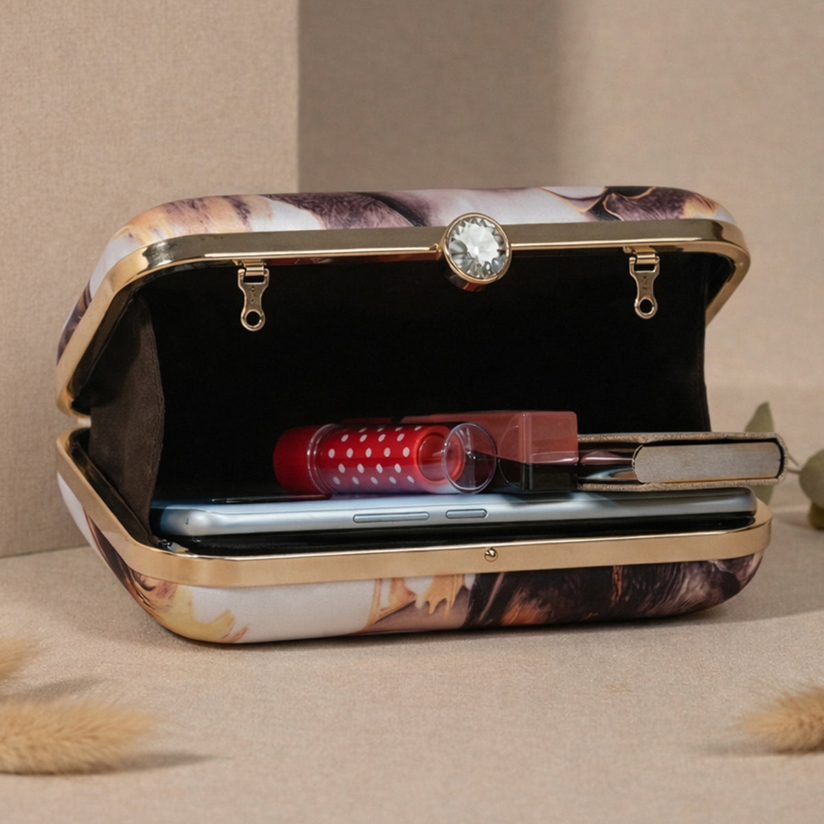 Artklim Elegant Floral Face Printed Clutch
