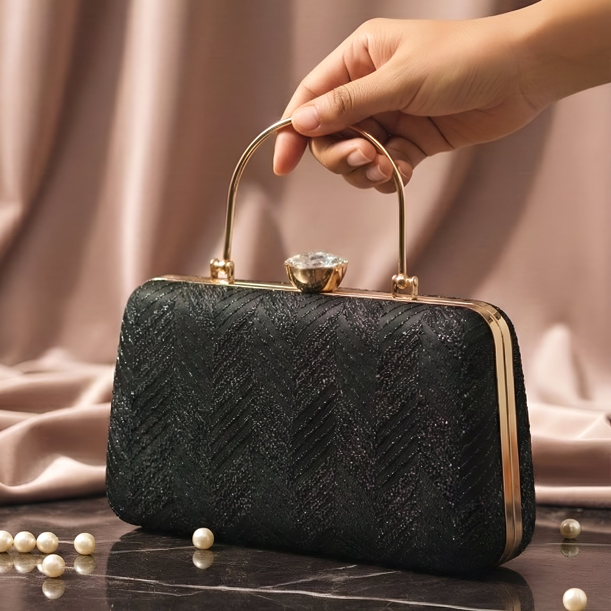 Artklim Noir Royale Embroidery Clutch