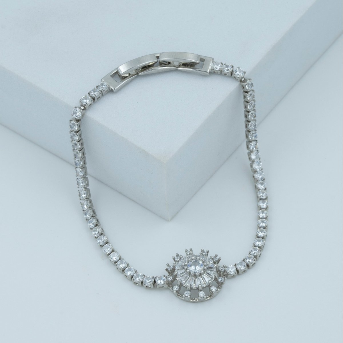 Artklim Silver Plated Floral Cluster Design Bracelet