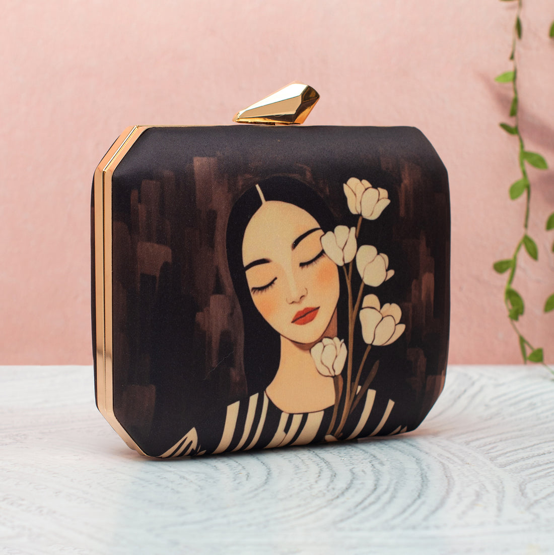 Artklim Girl With Flowers Printed Clutch