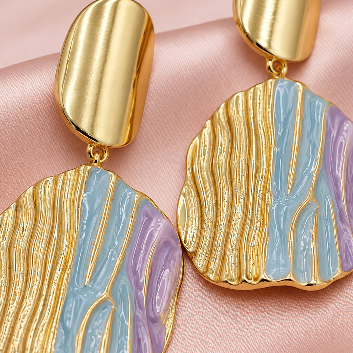 Artklim Elegant Blue & Lavender Textured Gold-Tone Anti-Tarnish Earring
