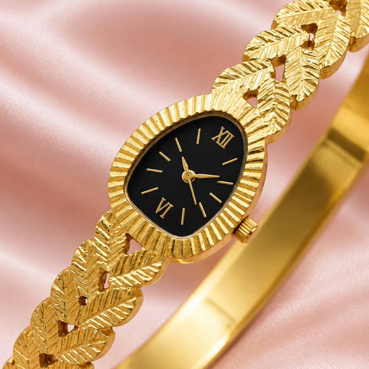 Artklim Elegant Black Dial Anti-Tarnish Bangle Bracelet