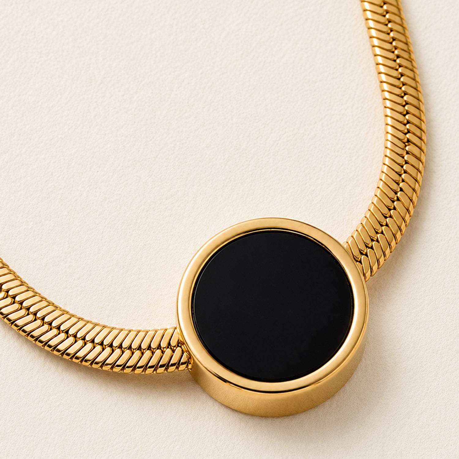 Artklim Black Stone Gold Chain  Anti-tarnish Necklace