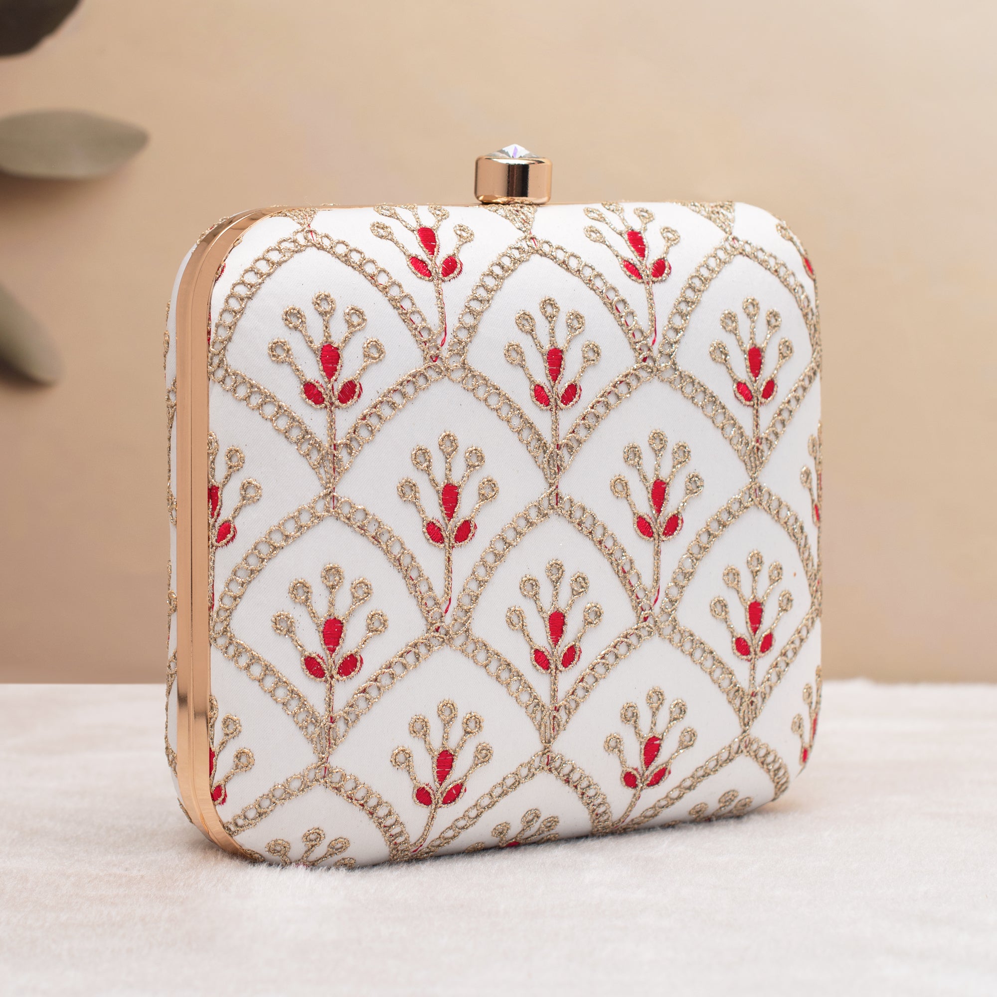 Artklim Off-White Minimal Embroidery Clutch
