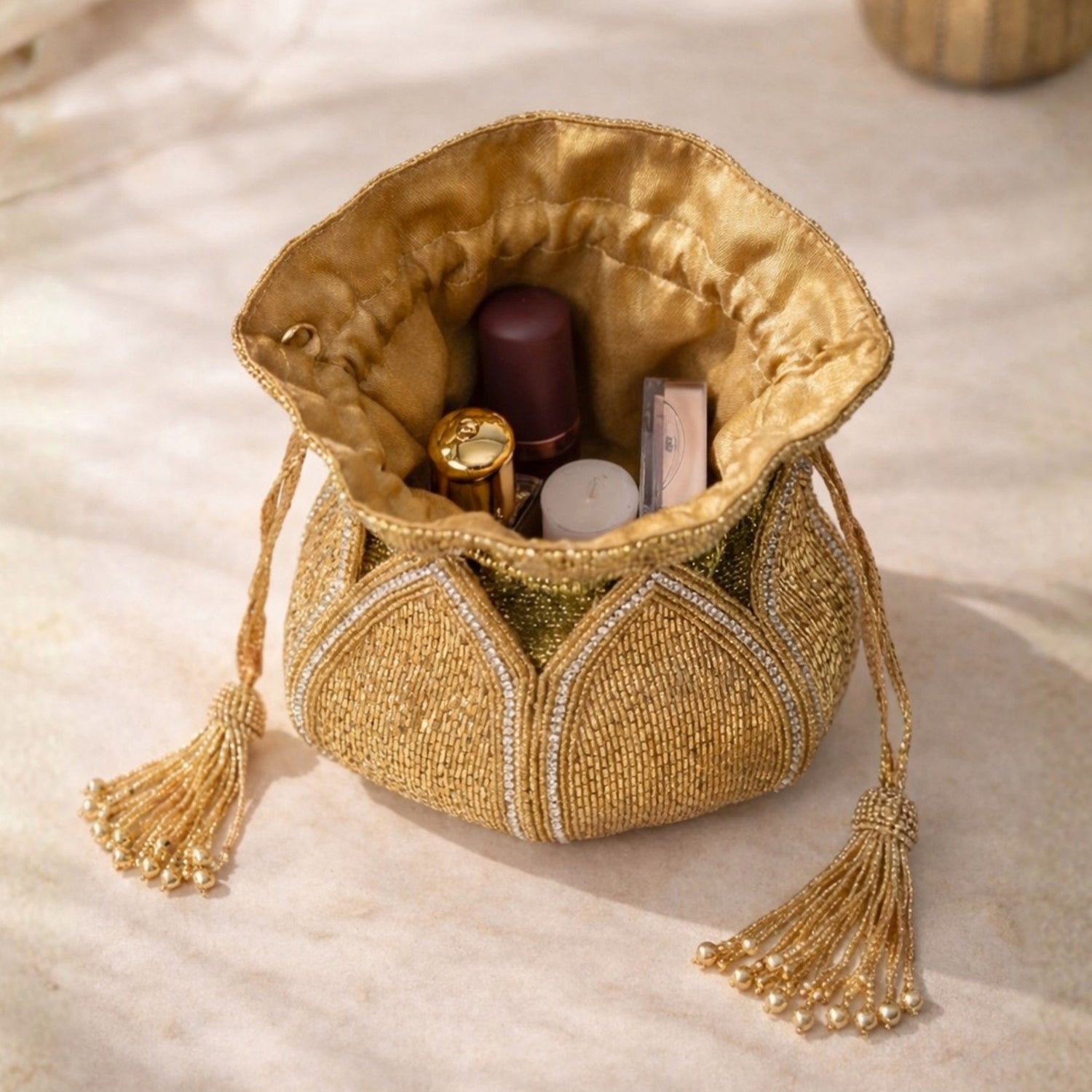 Artklim Royal Golden Pearl Potli