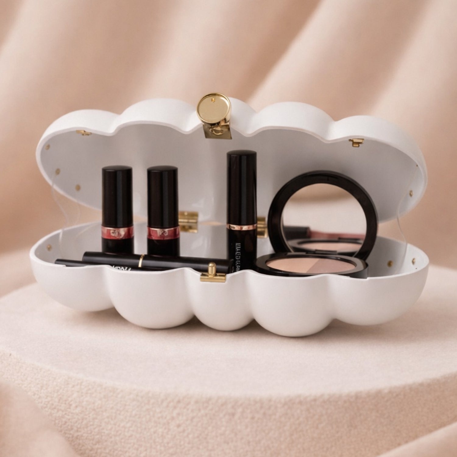 Artklim Elegant White Puff Acrylic Clutch