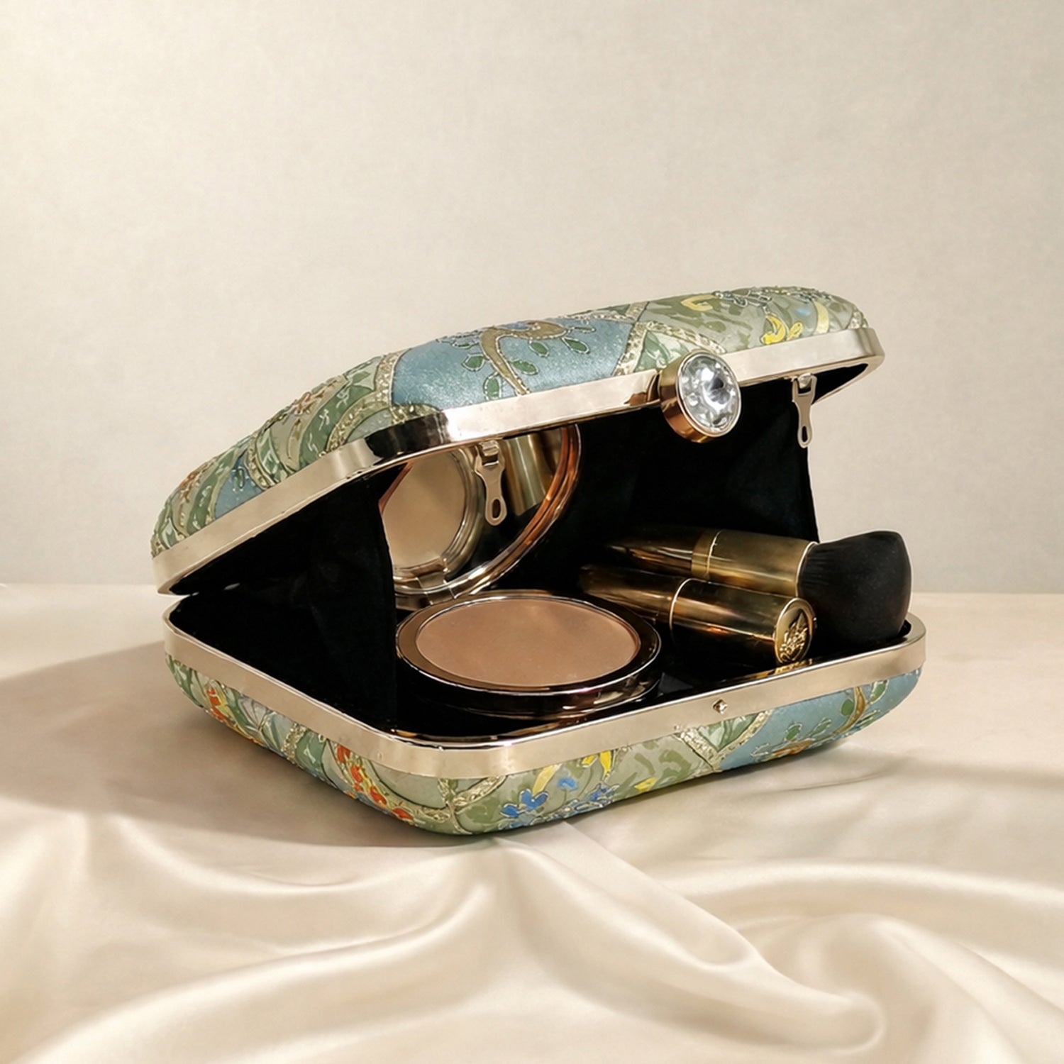 Artklim Elegant Pastel Grey Embroidered Clutch