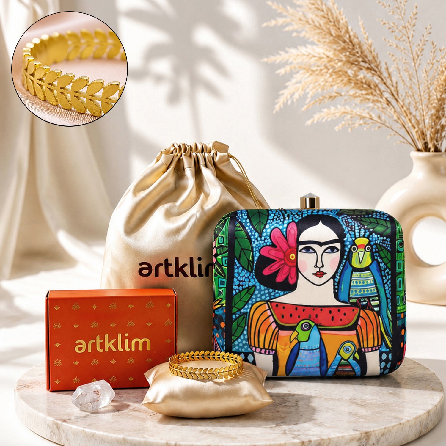 Artklim Artistic Elegance Set: Portrait Print Clutch & Leaf Link Bracelet