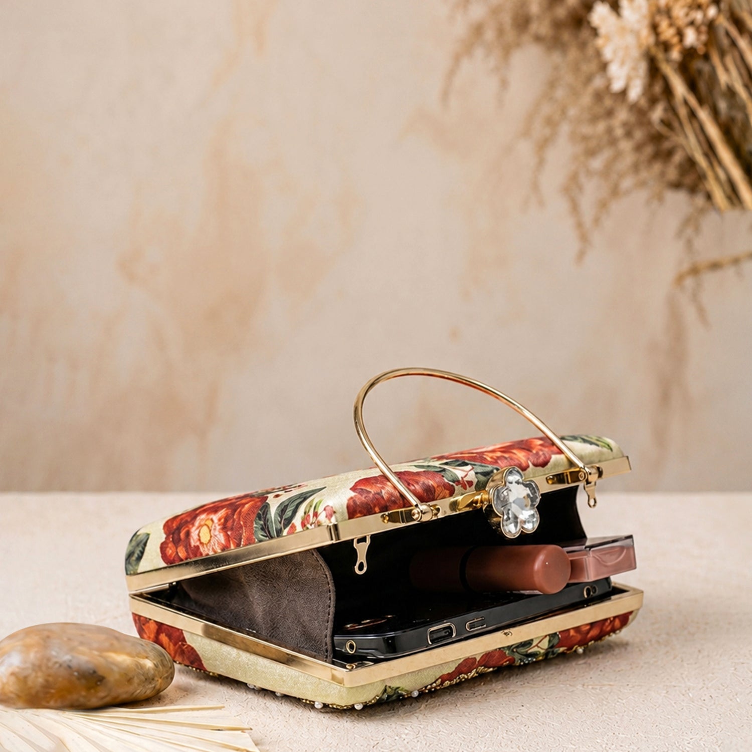 Artklim Vintage Rose Garden Embellished Clutch