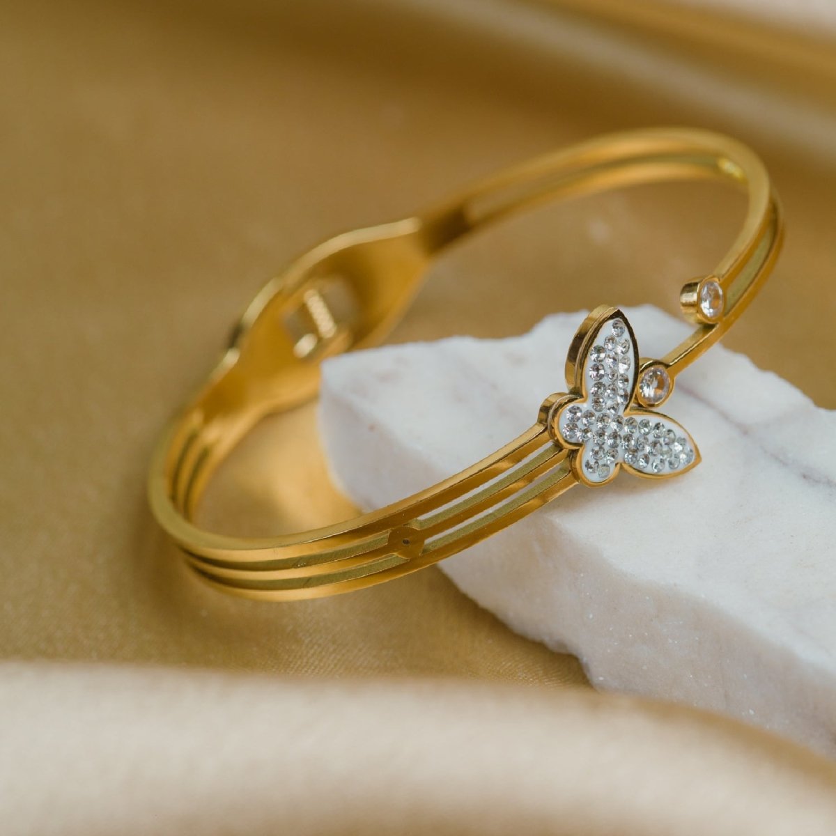 Artklim Stylish Gold Plated Butterfly Bangle Bracelet