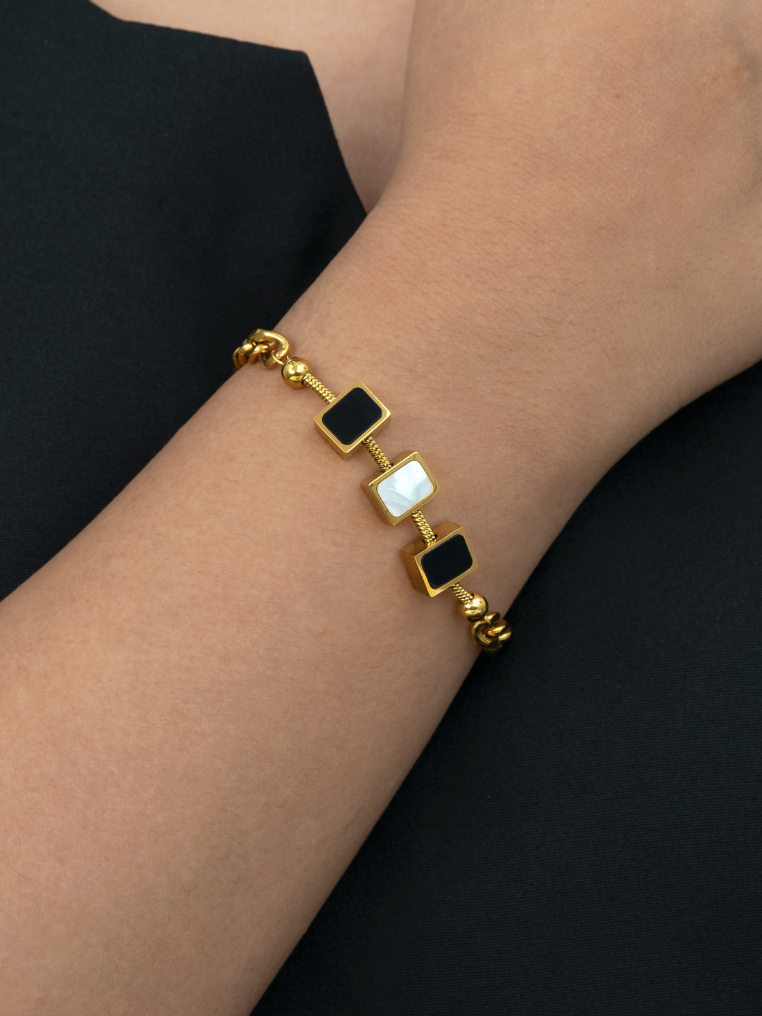 Artklim Gold-Plated Square Charm Anti-Tarnish Bracelet