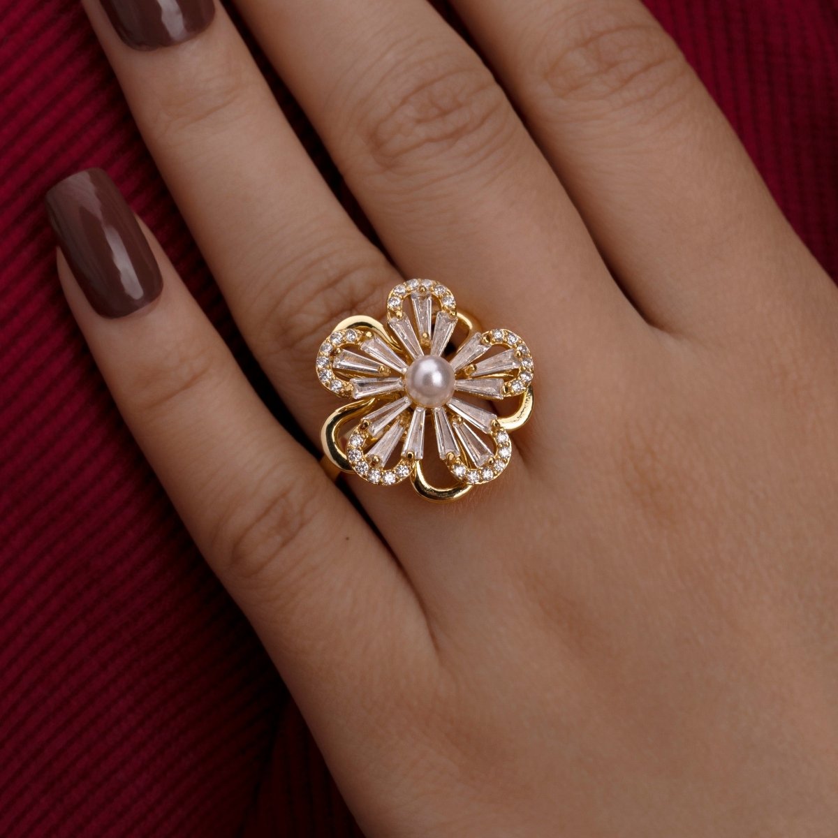 Artklim Gold Plated Rotating Clover Flower Adjustable Ring