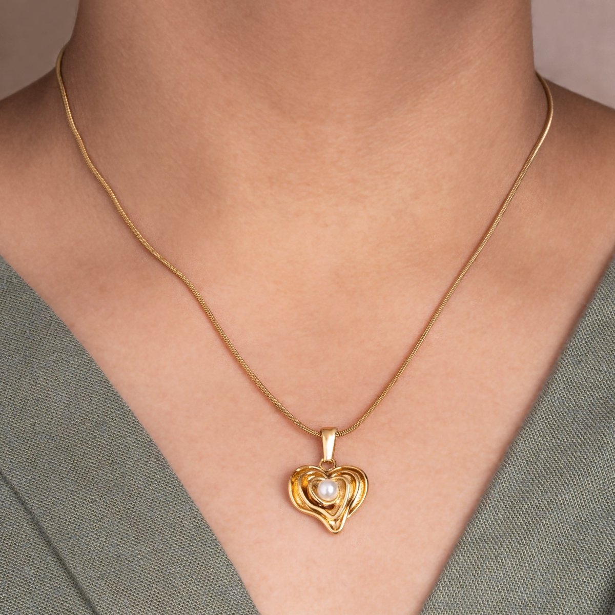 Artklim Gold Plated Heart And Pearl Pendant Necklace