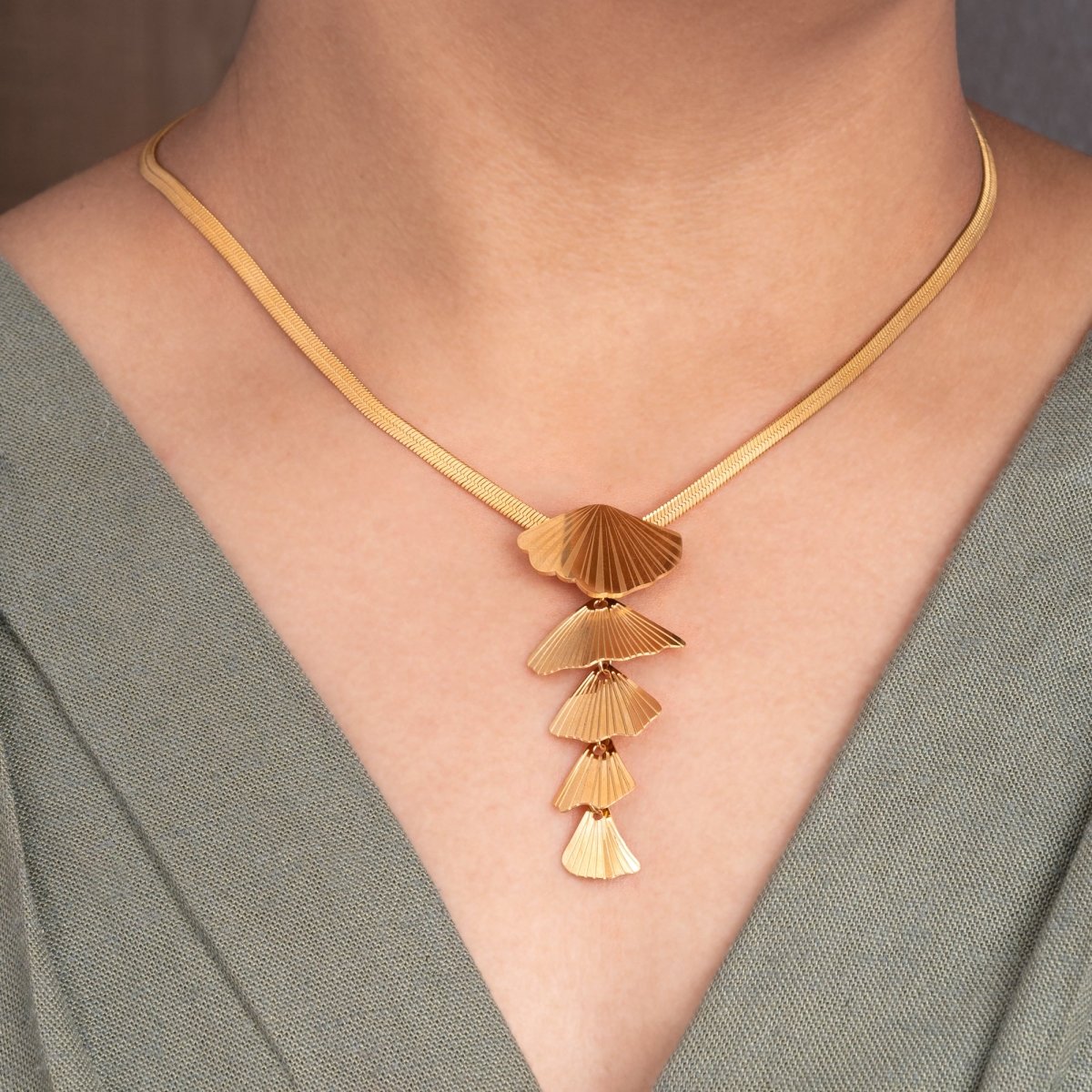 Artklim Gold Plated Ginkgo Leaves Pendant Necklace