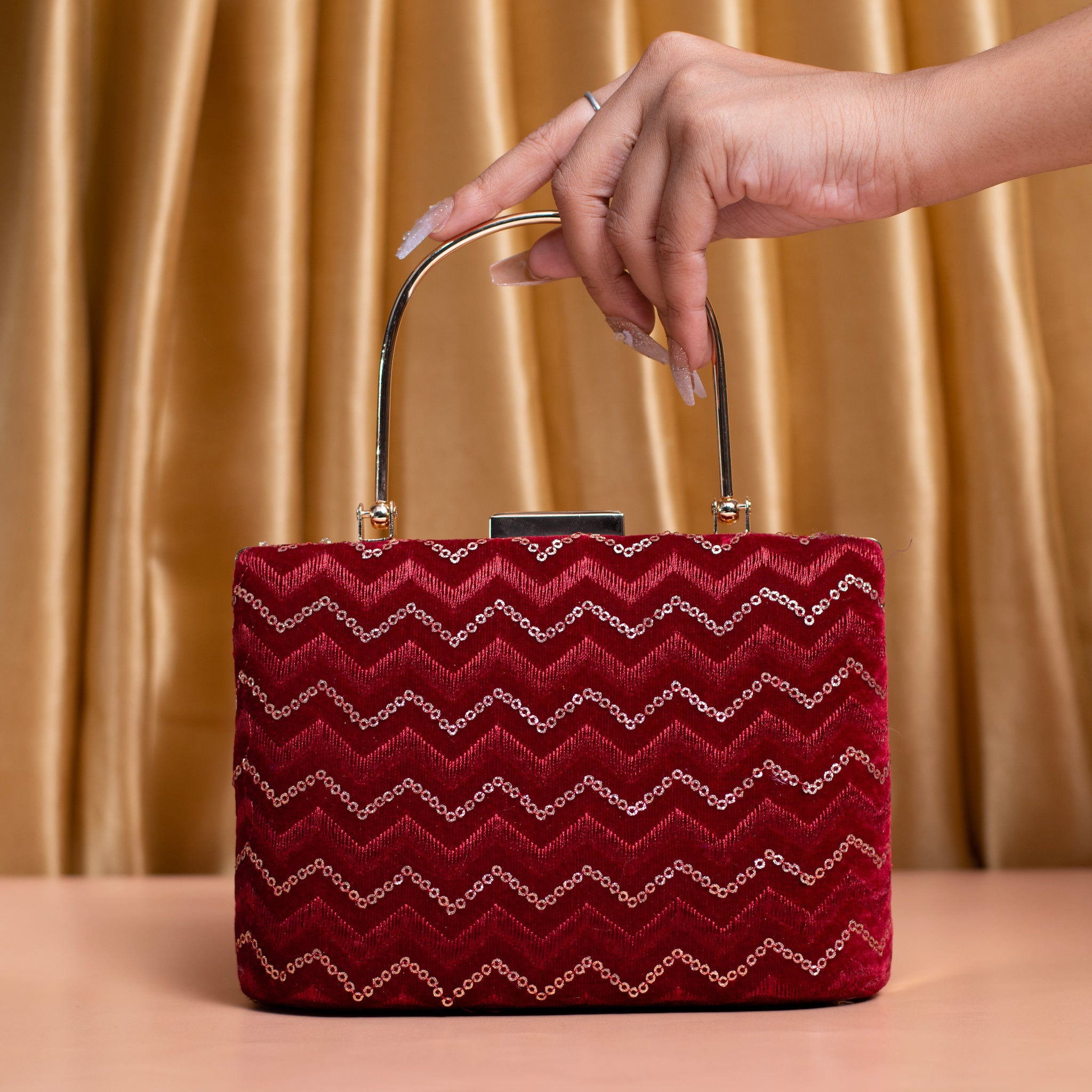 Red Zigzag Pattern Embroidery Party Clutch