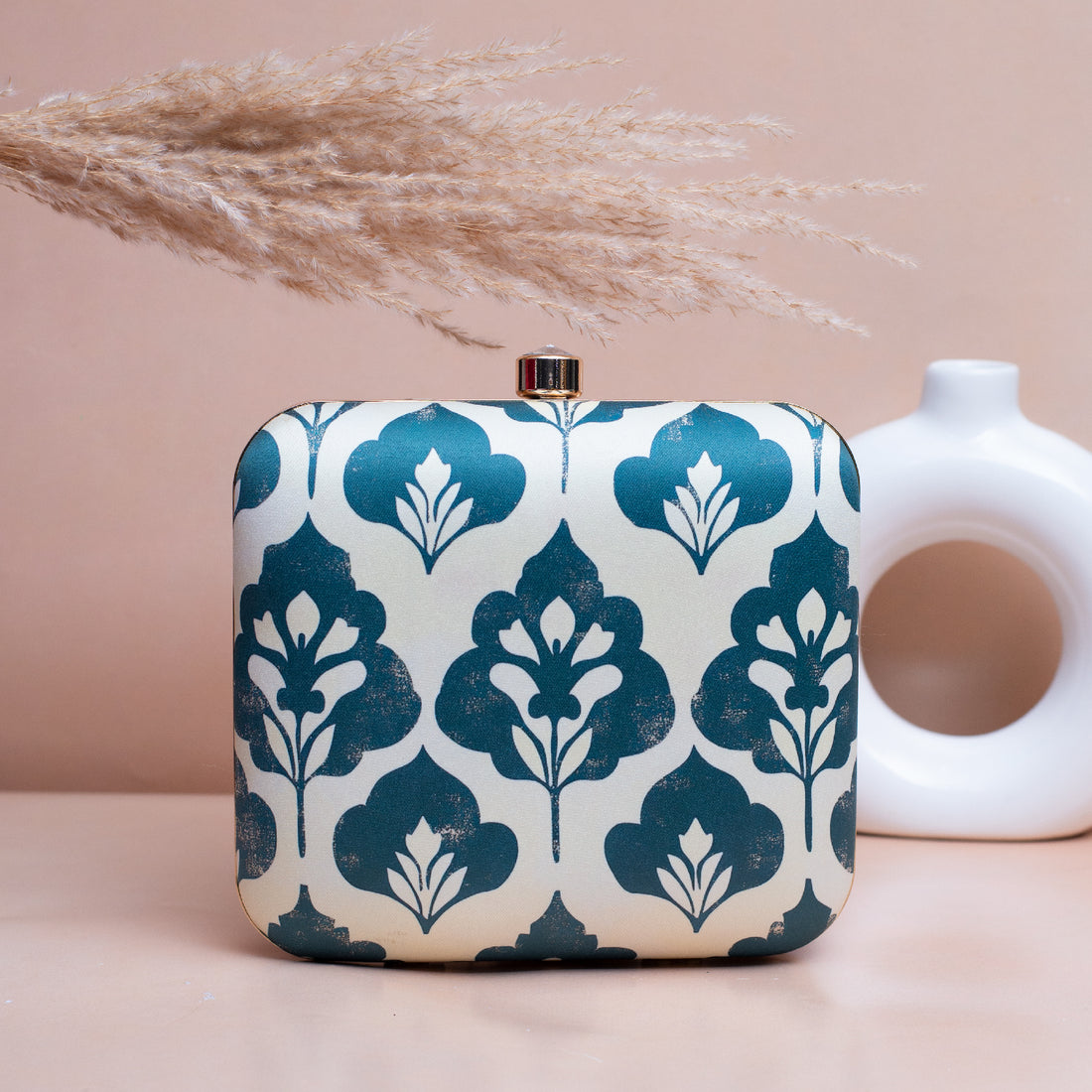 Artklim White Based Blue Leaf Pattern Printed Clutch