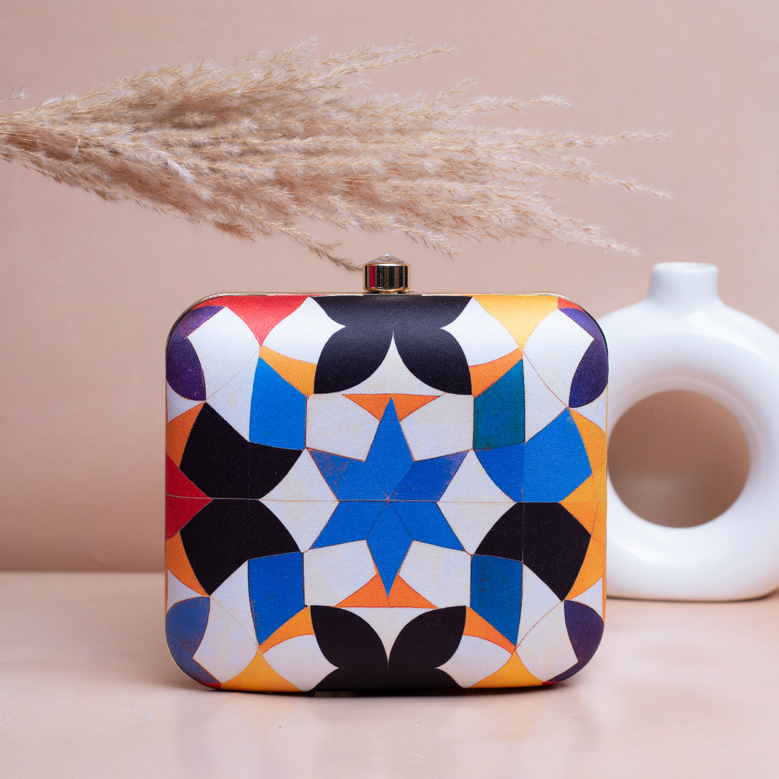 Artklim White Based Blue Star Printed Clutch