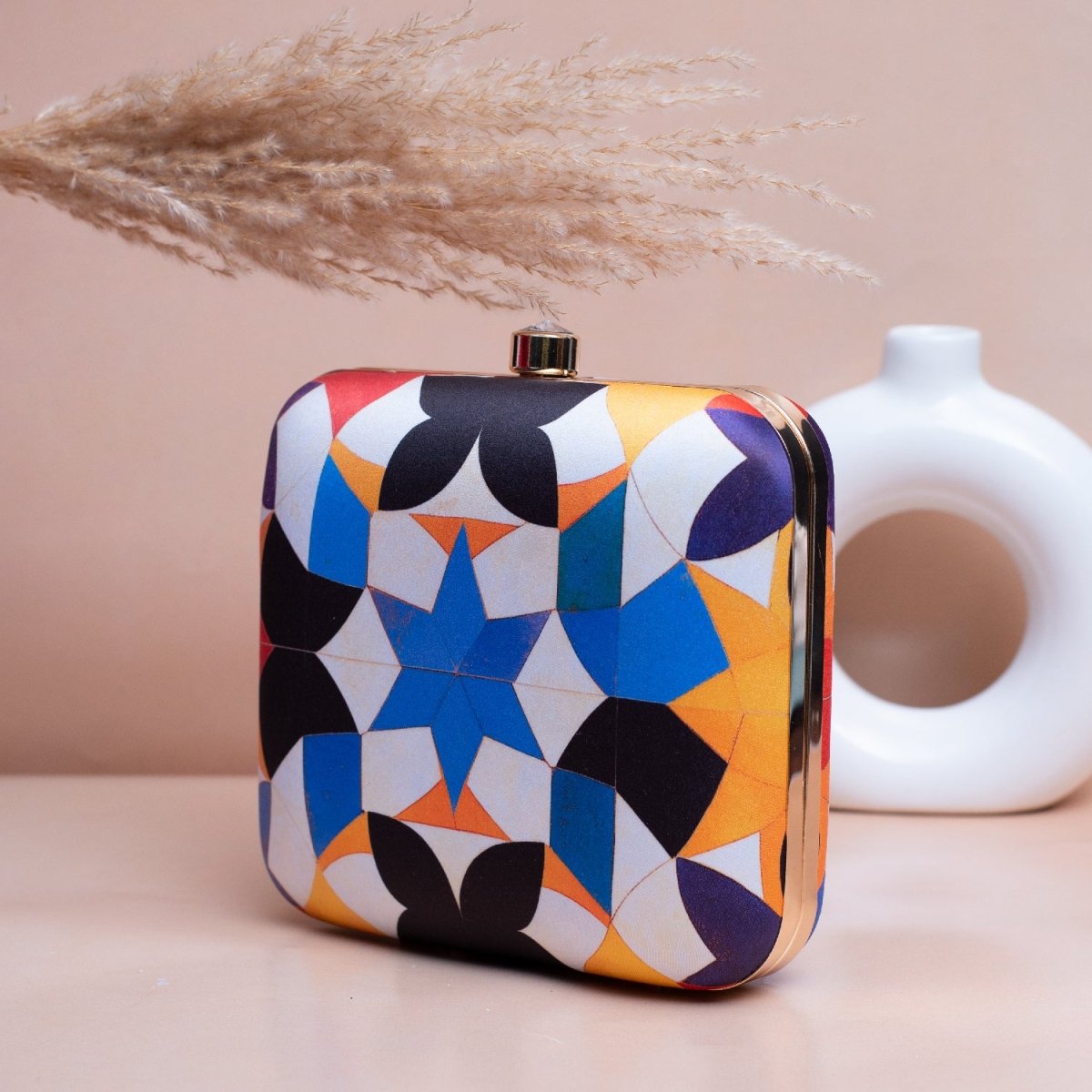 Artklim White Based Blue Star Printed Clutch
