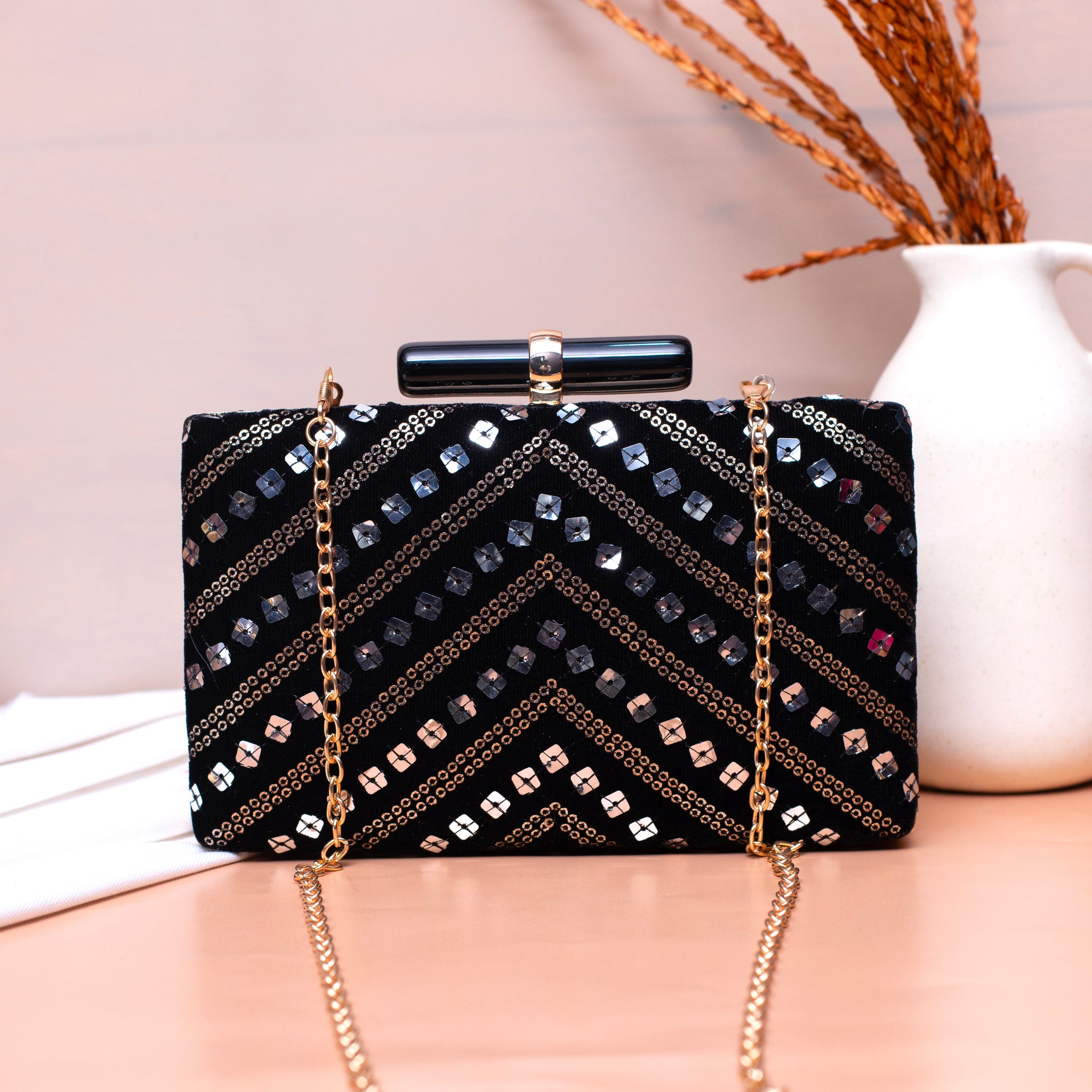 Black Zigzag Sequins Embroidery Party Clutch