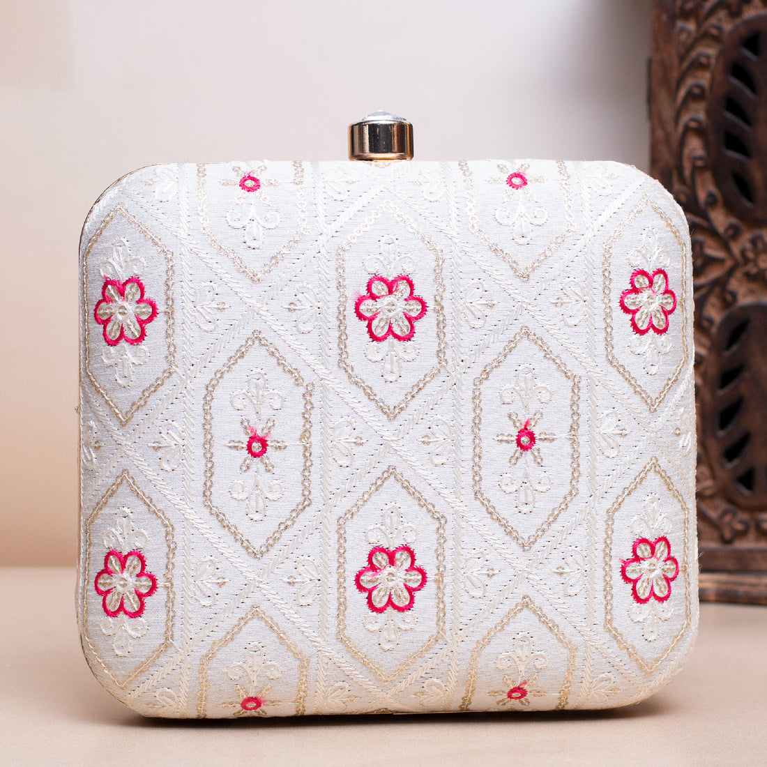 Artklim White Based Red Floral Threadwork Embroidery Clutch