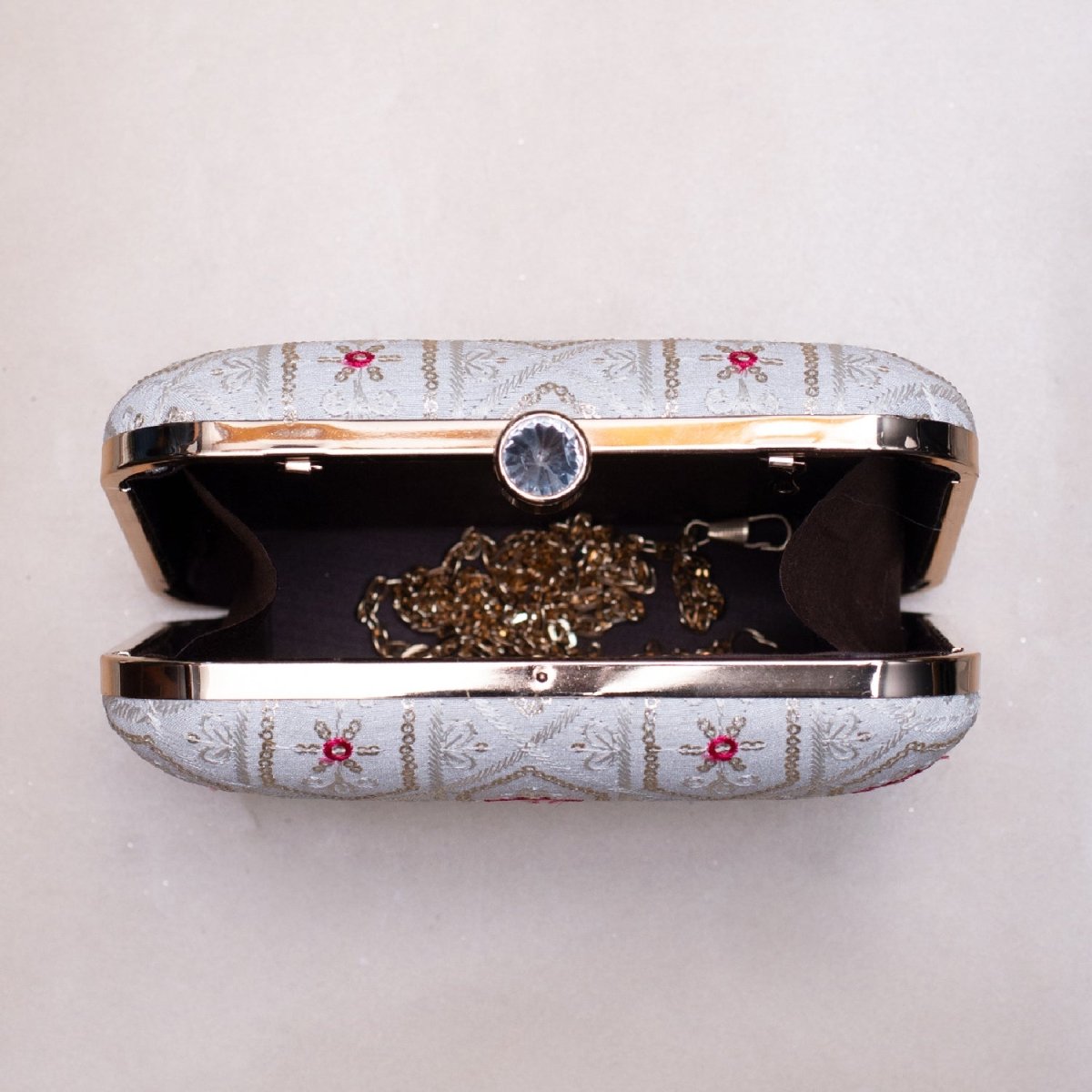 Artklim White Based Red Floral Threadwork Embroidery Clutch