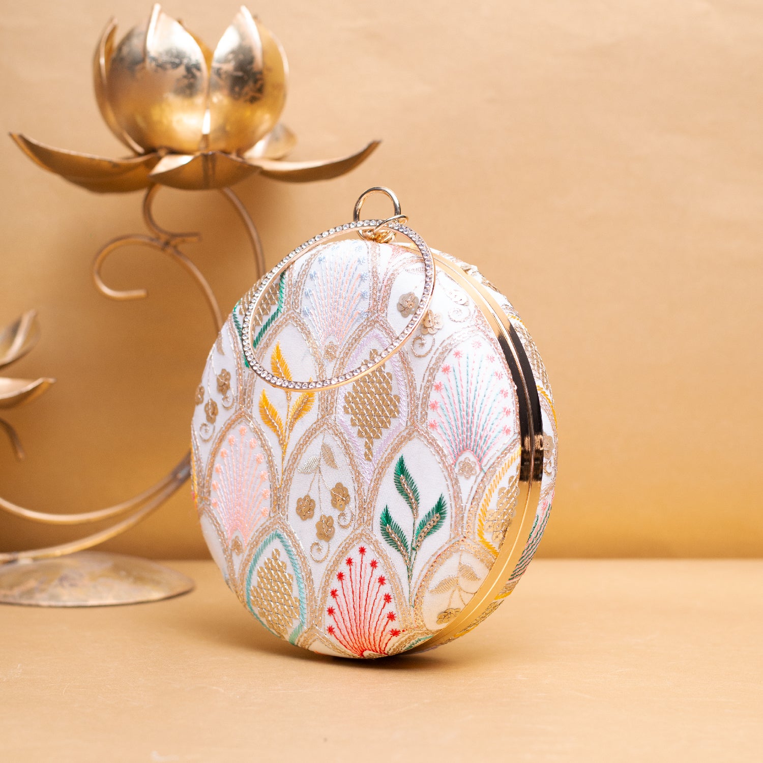 Artklim White Based Silver Sequins Embroidery Clutch