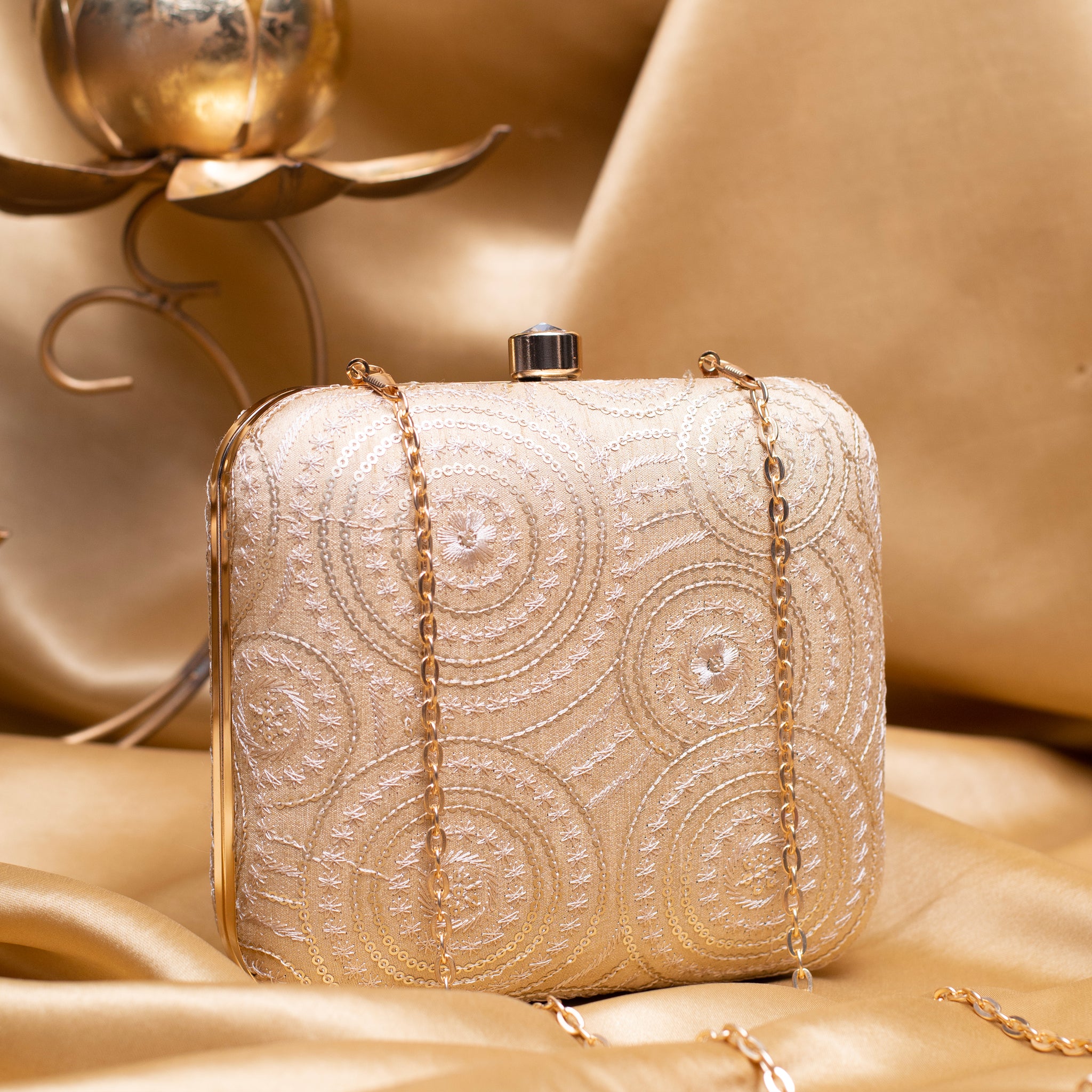 Artklim Off White Based Sequins And Threadwork Embroidery Clutch